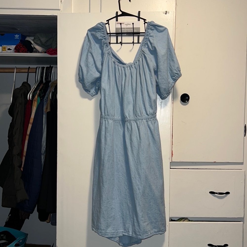 Off the shoulder dress old navy cut out in the back denim